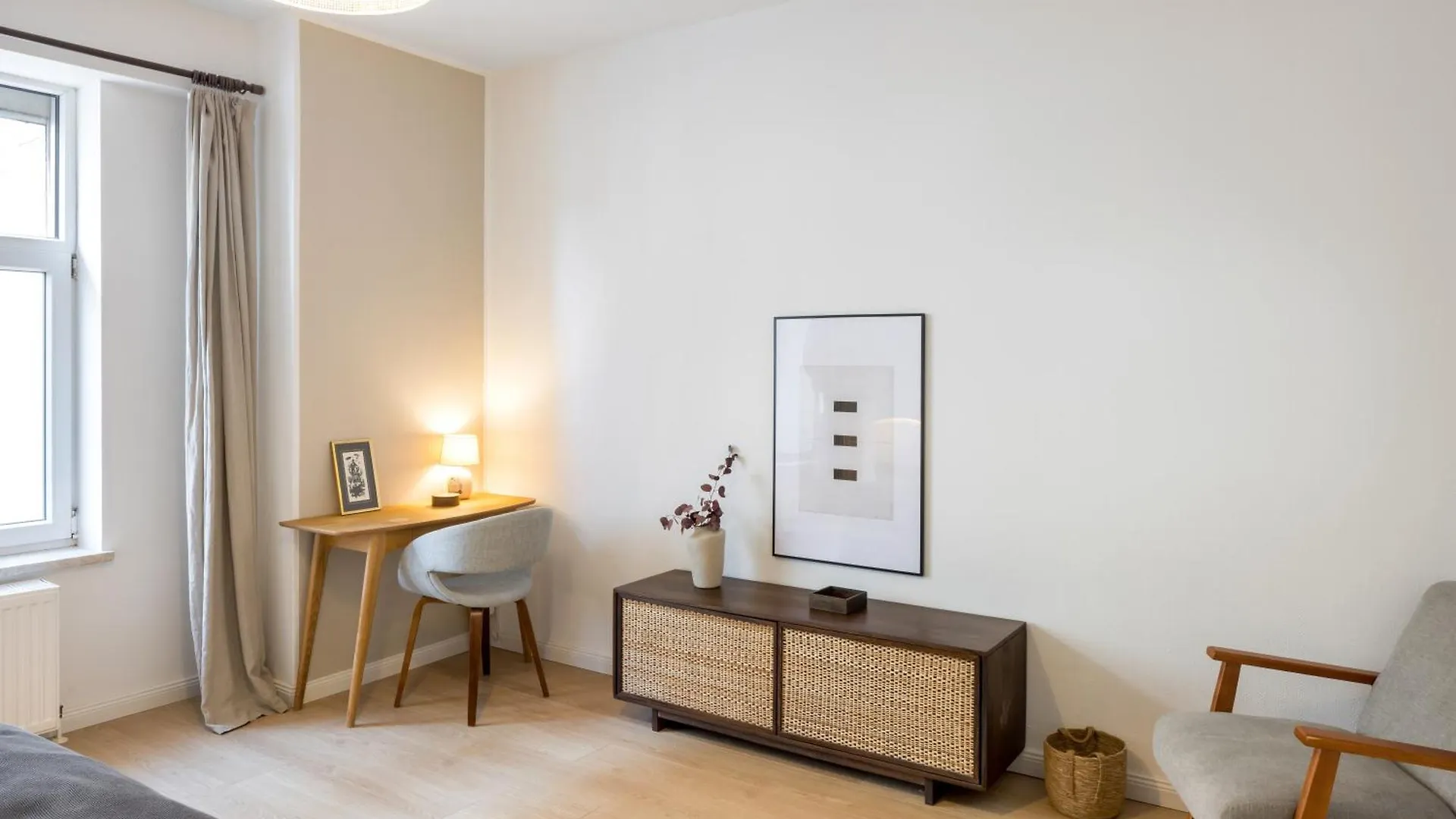 Large And Central Boutique 5-Bedroom Berlin Apartment