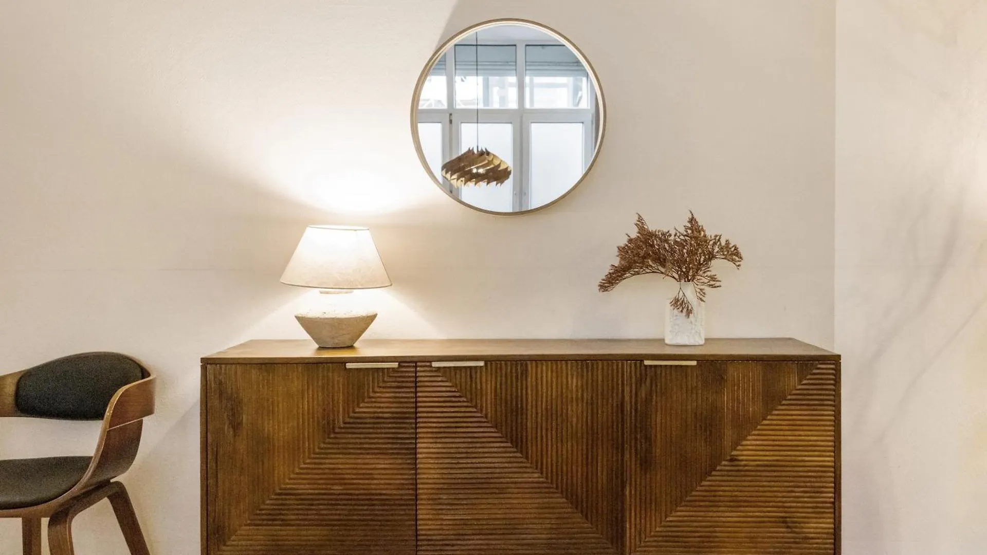 Large And Central Boutique 5-Bedroom Berlin Apartment